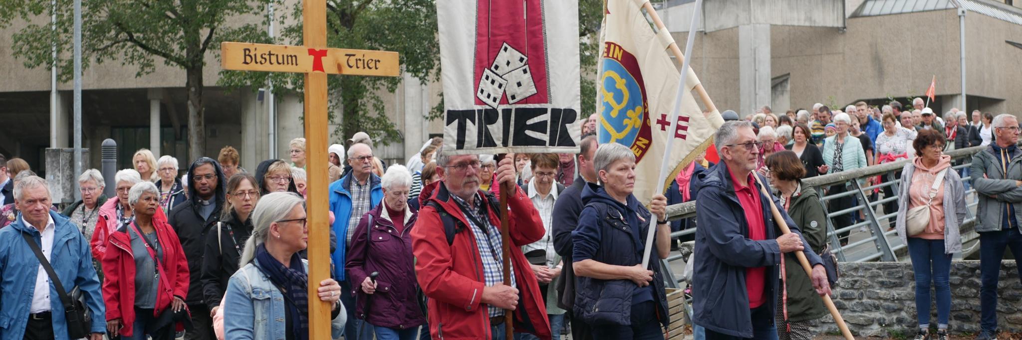 Das Bistum Trier vertreten bei der Sakramentsprozession