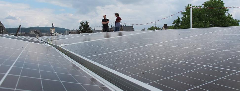 Photovoltaikanlage auf dem Dach des Angela-Merici-Gymnasiums Trier