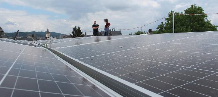 Photovoltaikanlage auf dem Dach des Angela-Merici-Gymnasiums Trier